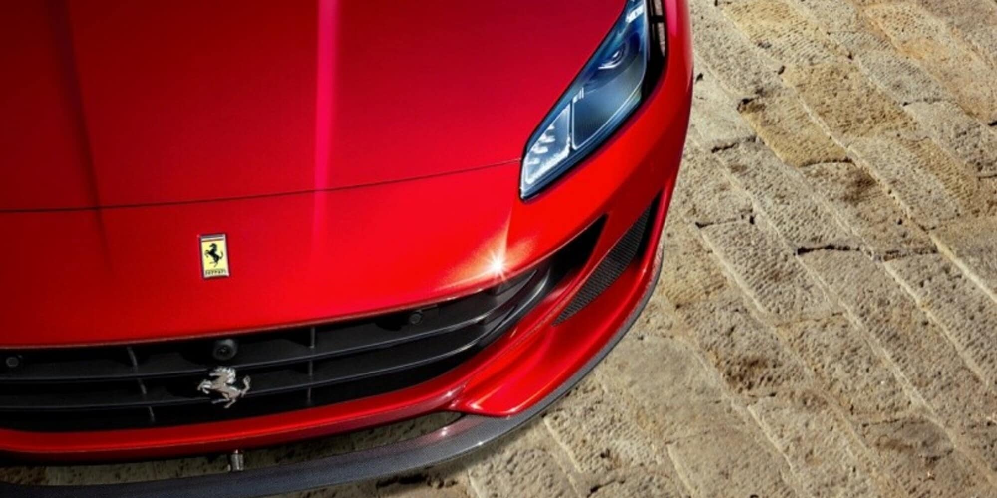 Ferrari elettrica: Elkann conferma l’arrivo nel 2025