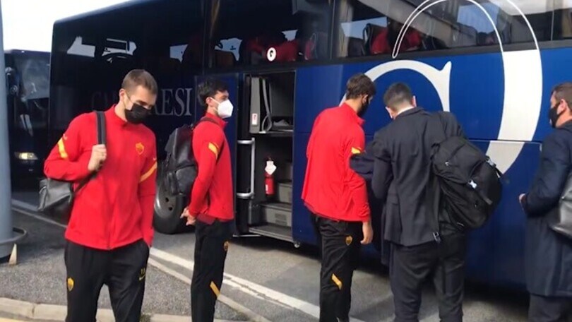 La Roma parte con destinazione Torino