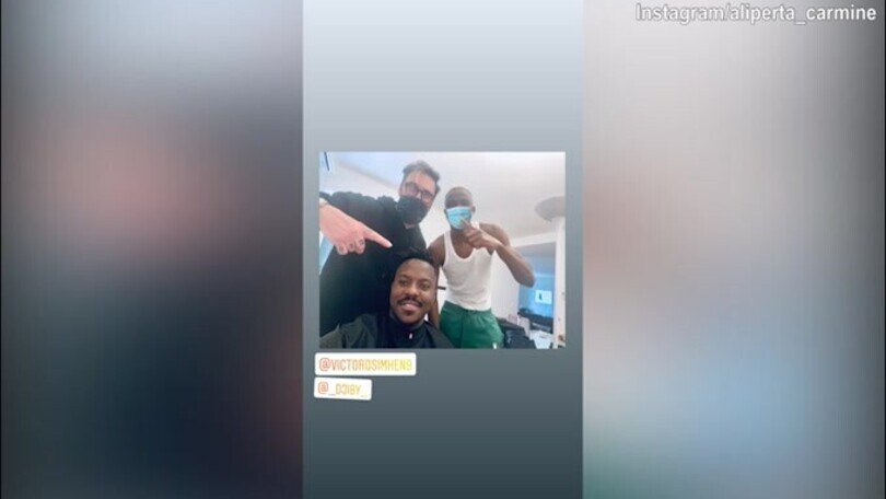 Napoli, nuovo taglio di capelli per Bakayoko
