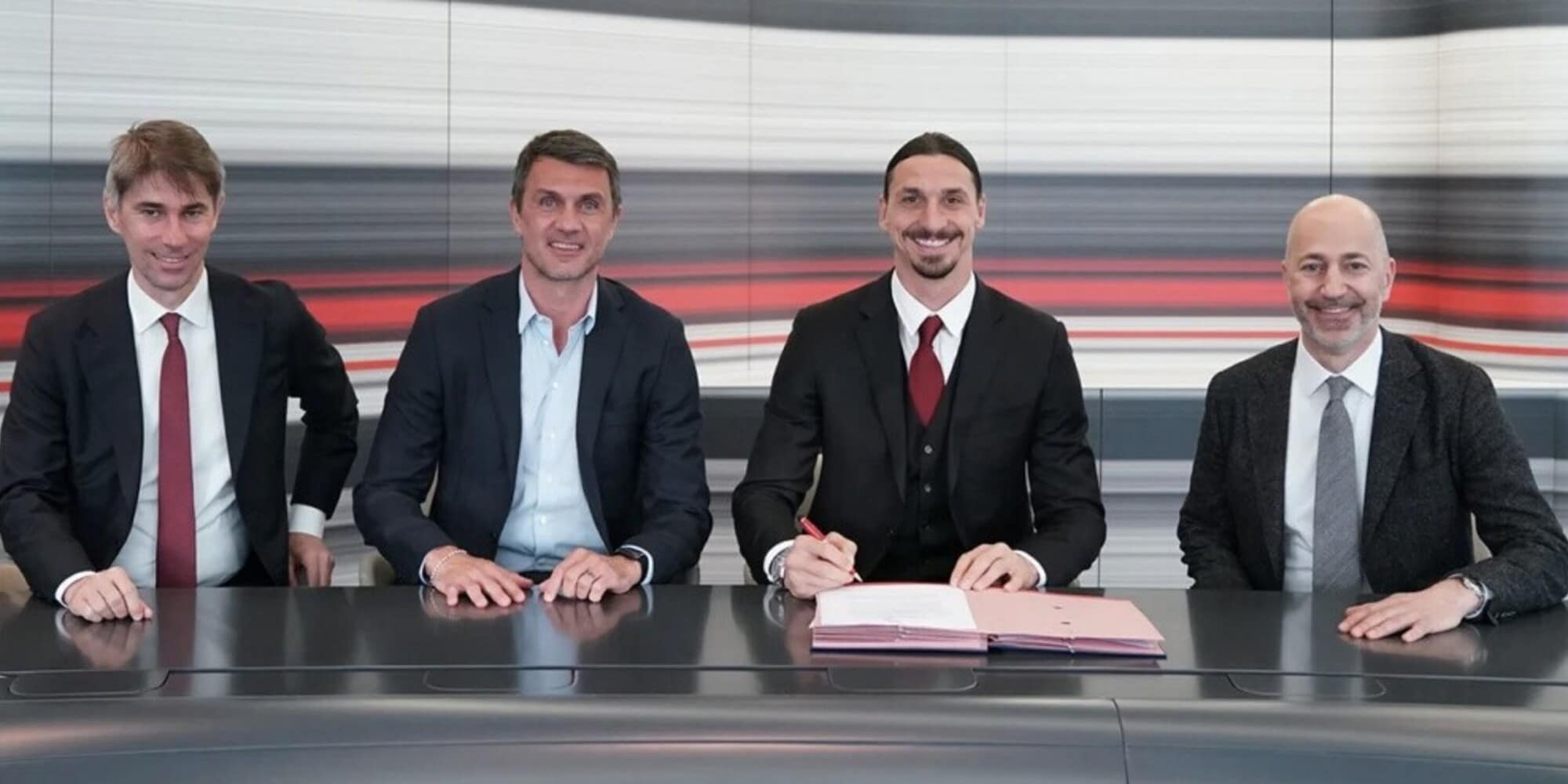 Ibrahimovic rinnova con il Milan: "Se posso resto per tutta la vita"