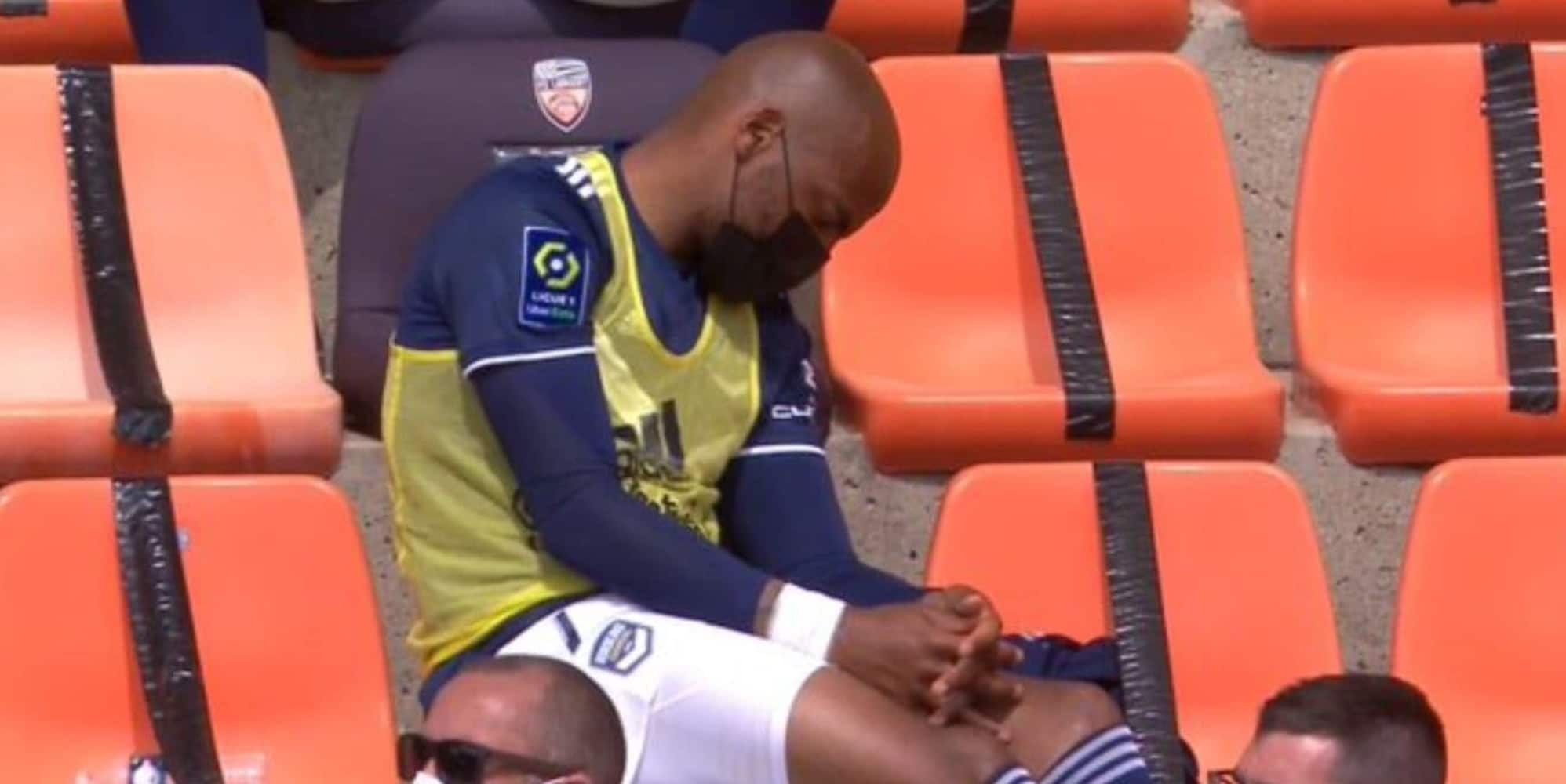Incredibile durante Lorient-Bordeaux: Briand dorme in panchina!