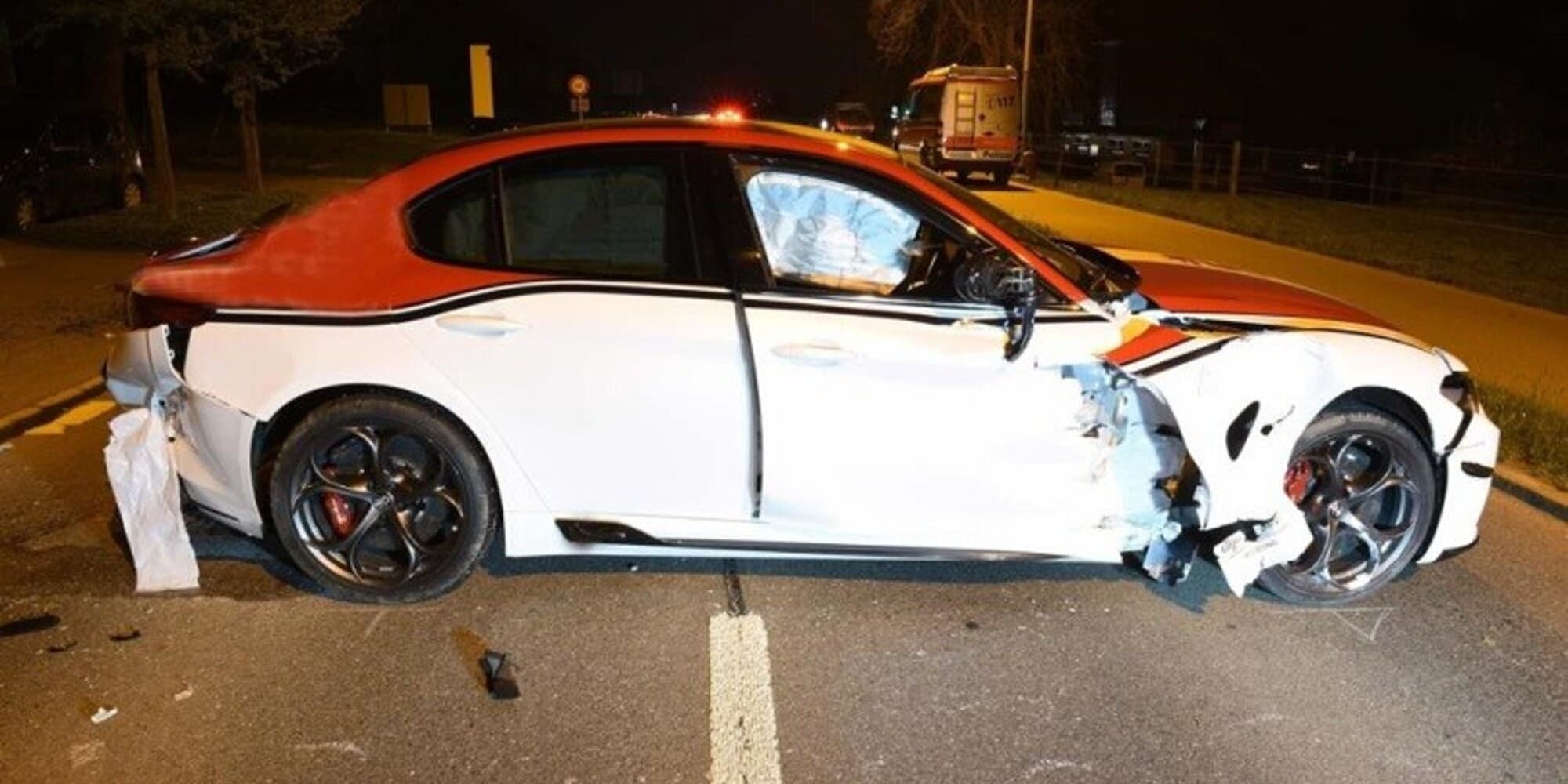 Giulia Quadrifoglio, incidente per uno dei 10 esemplari Alfa Romeo Racing