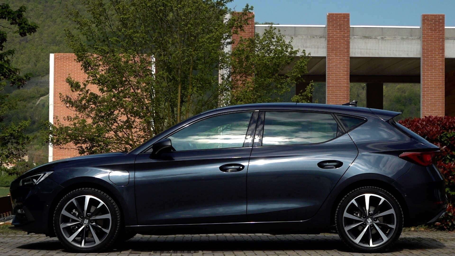 Prova su strada: Seat Leon 1.4 E-Hybrid