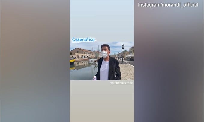 Passeggiata sul porto di Cesenatico per Gianni Morandi