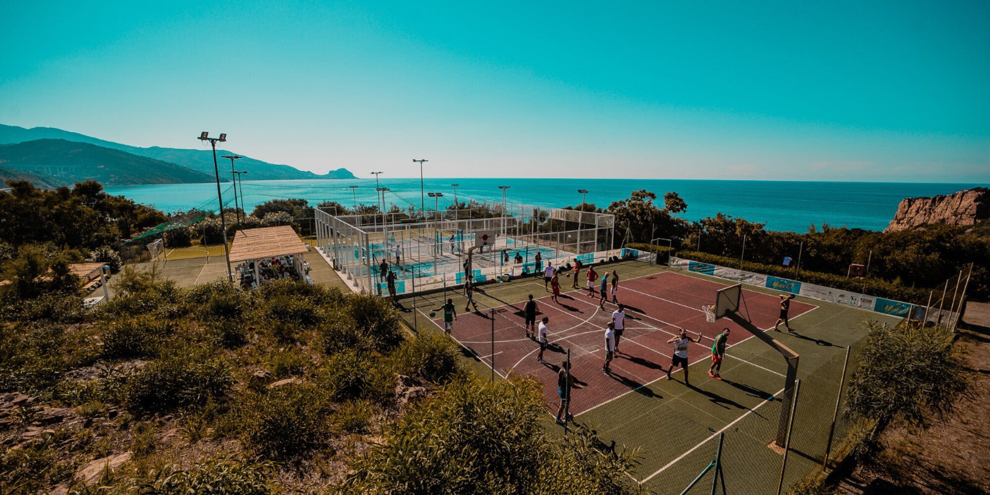 Turismo e Padel: 6 mete per andare in vacanza e giocare con i campioni