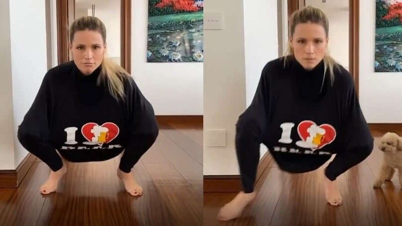 Michelle Hunziker, che strano ballo! E il cane...