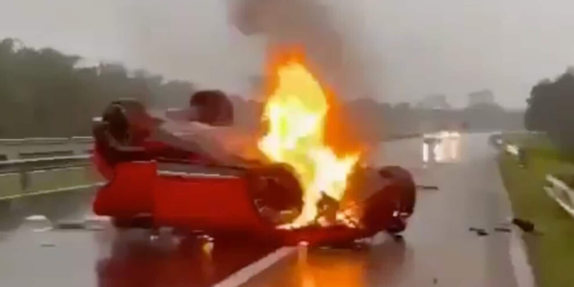 Lamborghini Urus, spaventoso incidente tra le fiamme VIDEO