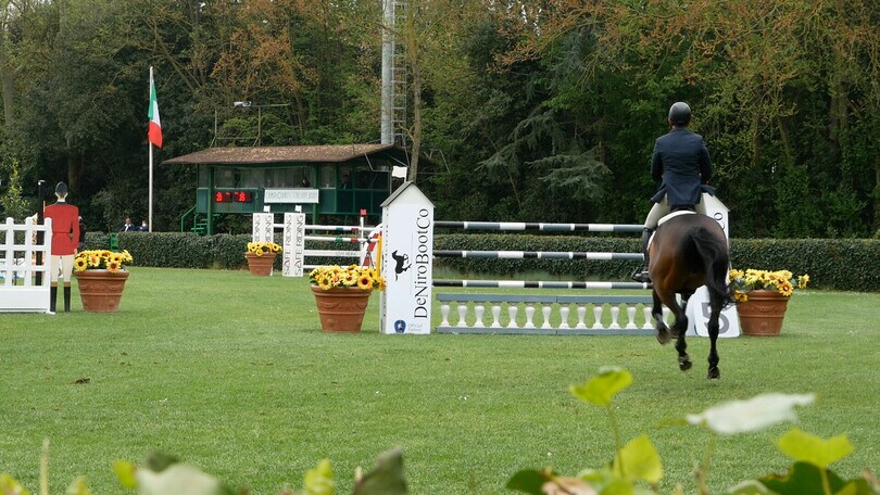 Campionati italiani salto ostacoli. Nei passi dei cavalieri.
