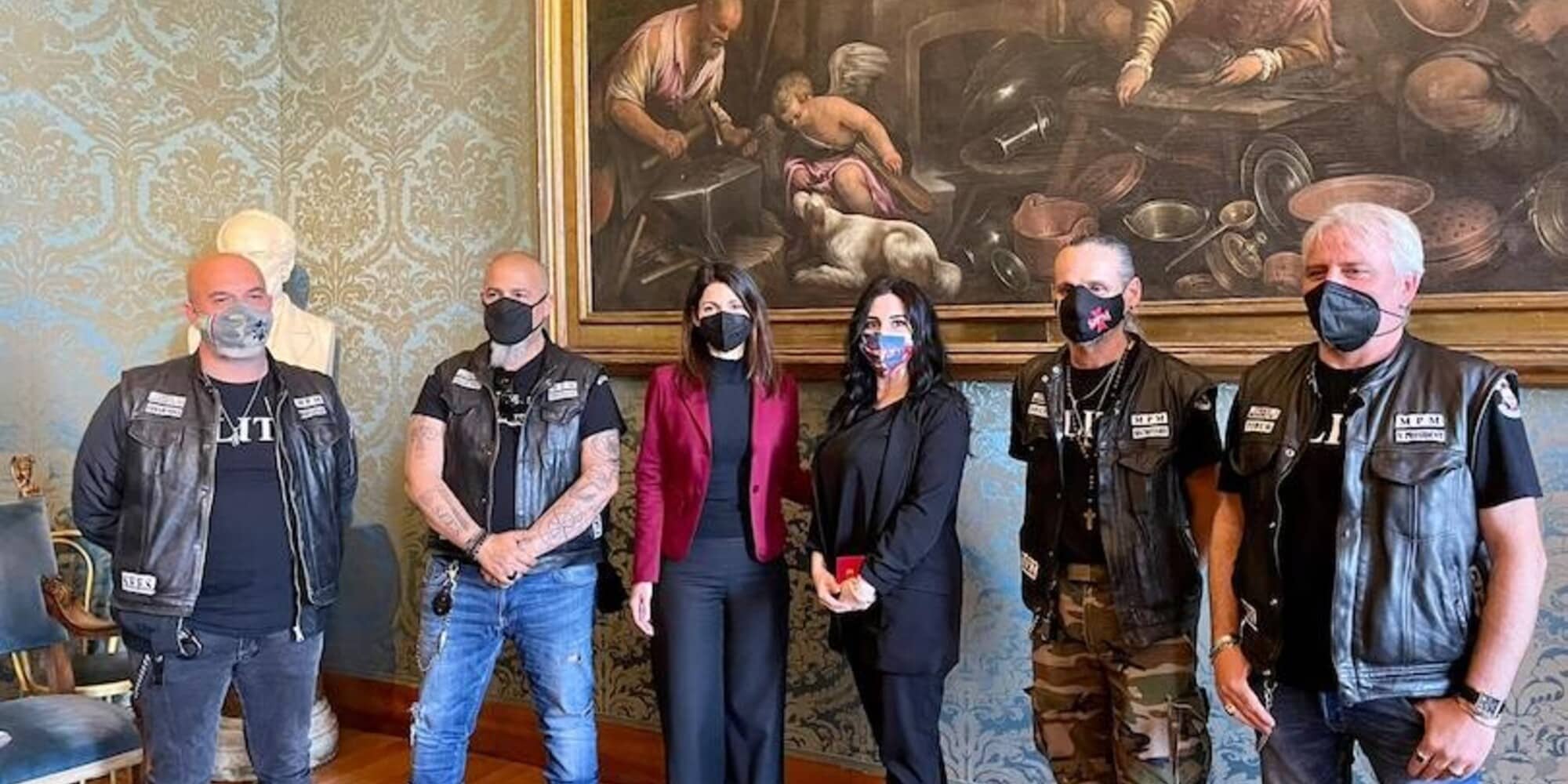 Roma, lei vittima di violenze domestiche salvata da un gruppo di motociclisti
