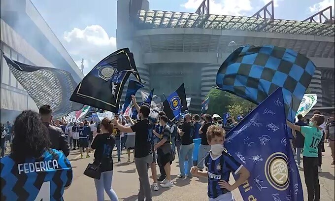 Inter, i tifosi aspettano la squadra