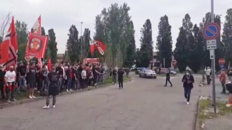 Che entusiasmo a Monza per l'arrivo del pullman
