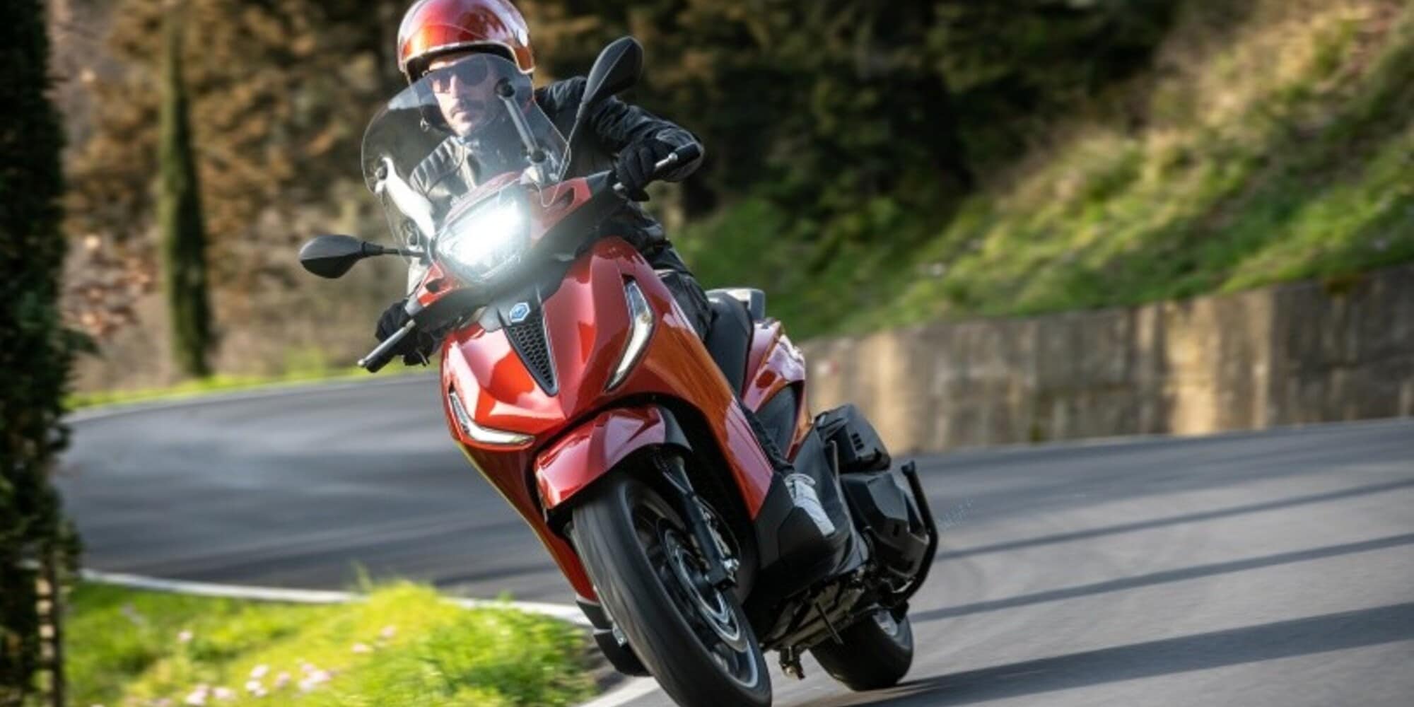 Piaggio Beverly 2021, al via i test ride in 11 città italiane