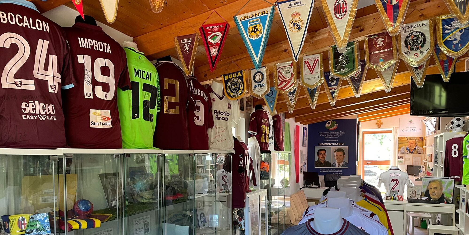 Le maglie della Salernitana esposte al Museo Fortunato