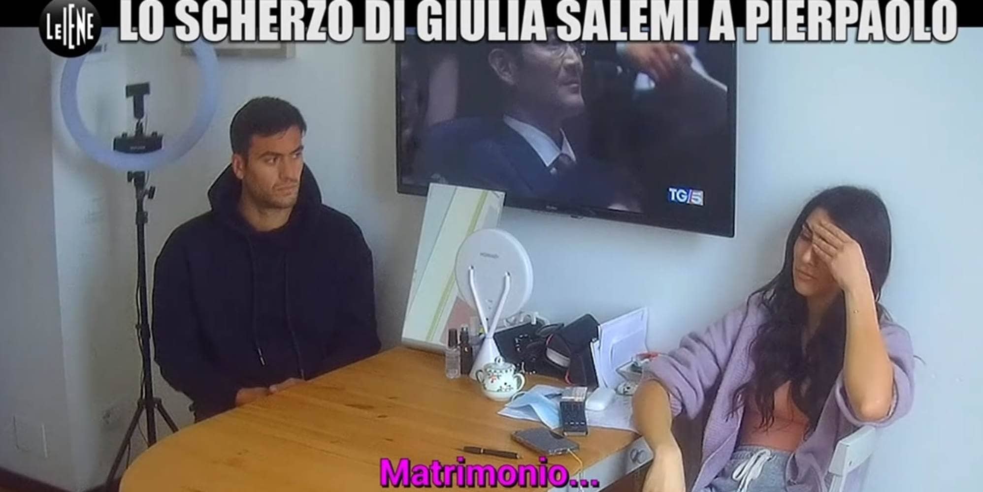 Le Iene, Pretelli a Giulia Salemi: "Sono disposto a tutto..."