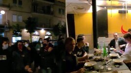 Salernitana, la cena di squadra e la festa dei tifosi in centro