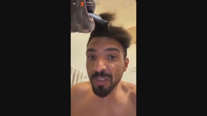 Quando vuoi tagliare i capelli ma è lunedì...
