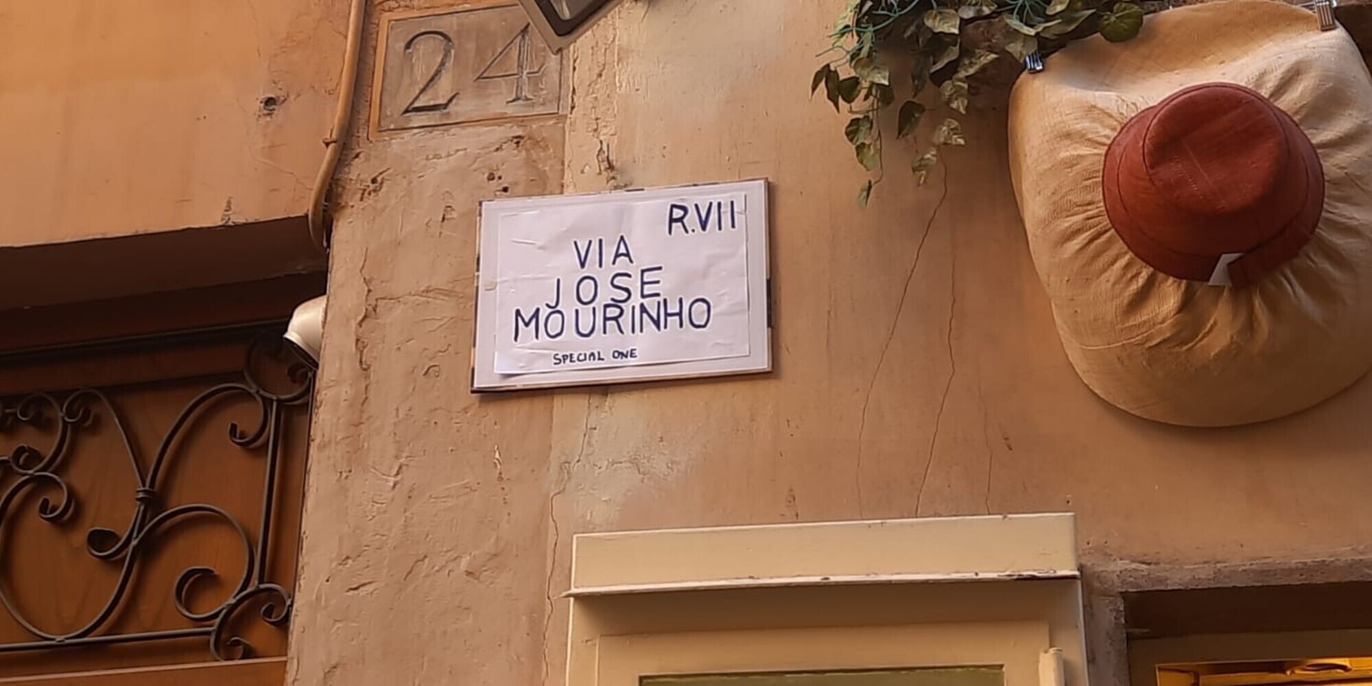 Roma, febbre da Mourinho: nasce anche una via per lo "Special One!"
