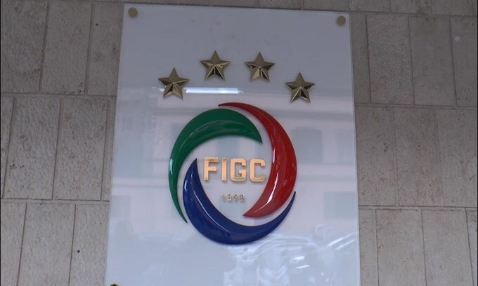 Figc, indagine sui rimborsi: sospesi tre arbitri e quattro assistenti di A