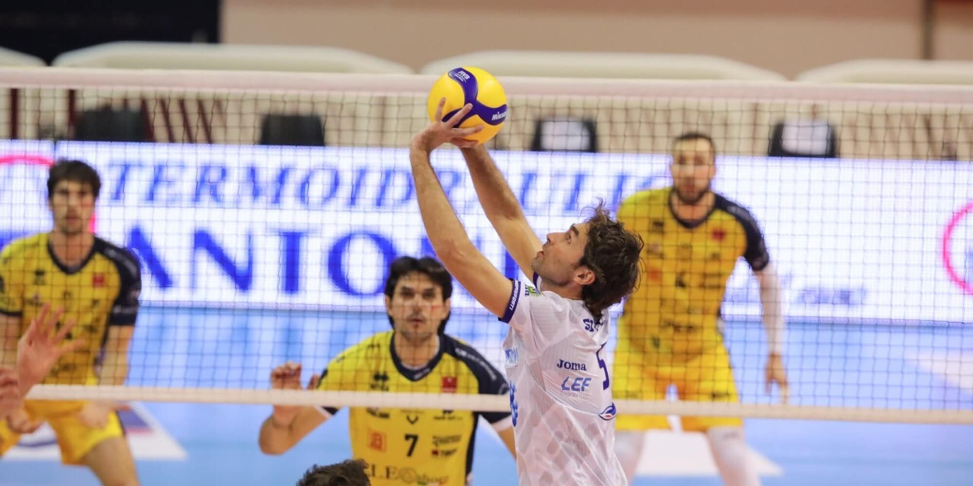 Sottile firma per Civitanova