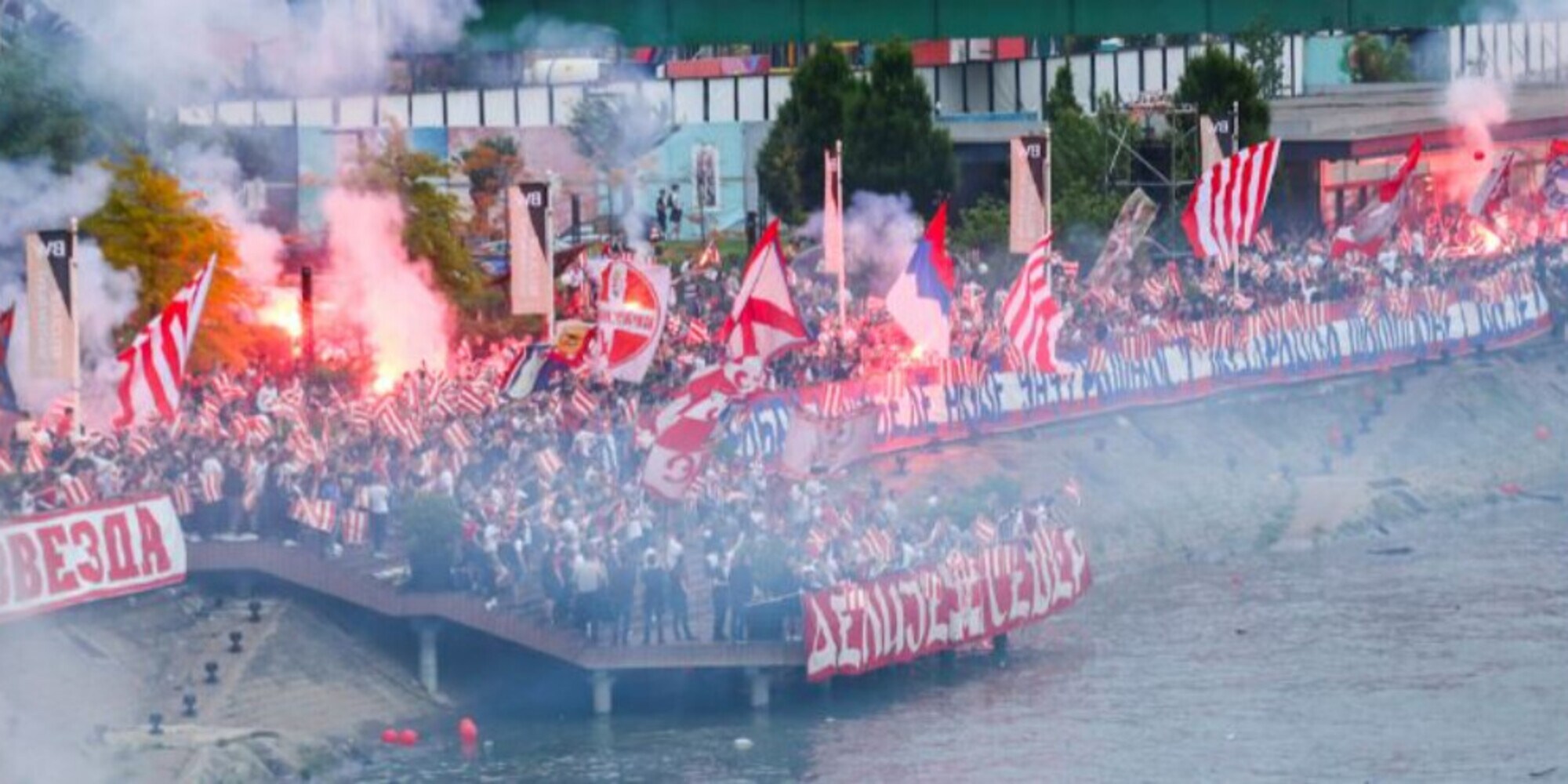 Belgrado, violenti scontri tra tifosi di Stella Rossa e Partizan