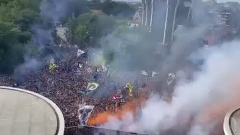 L'Inter sulle torri di San Siro: che cori con i tifosi!