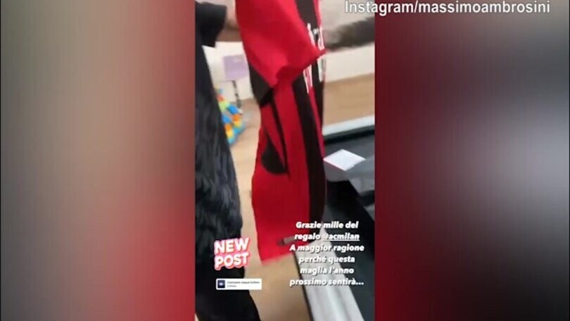 Ambro con la maglia del Milan: "Voi mi avete fatto il regalo"