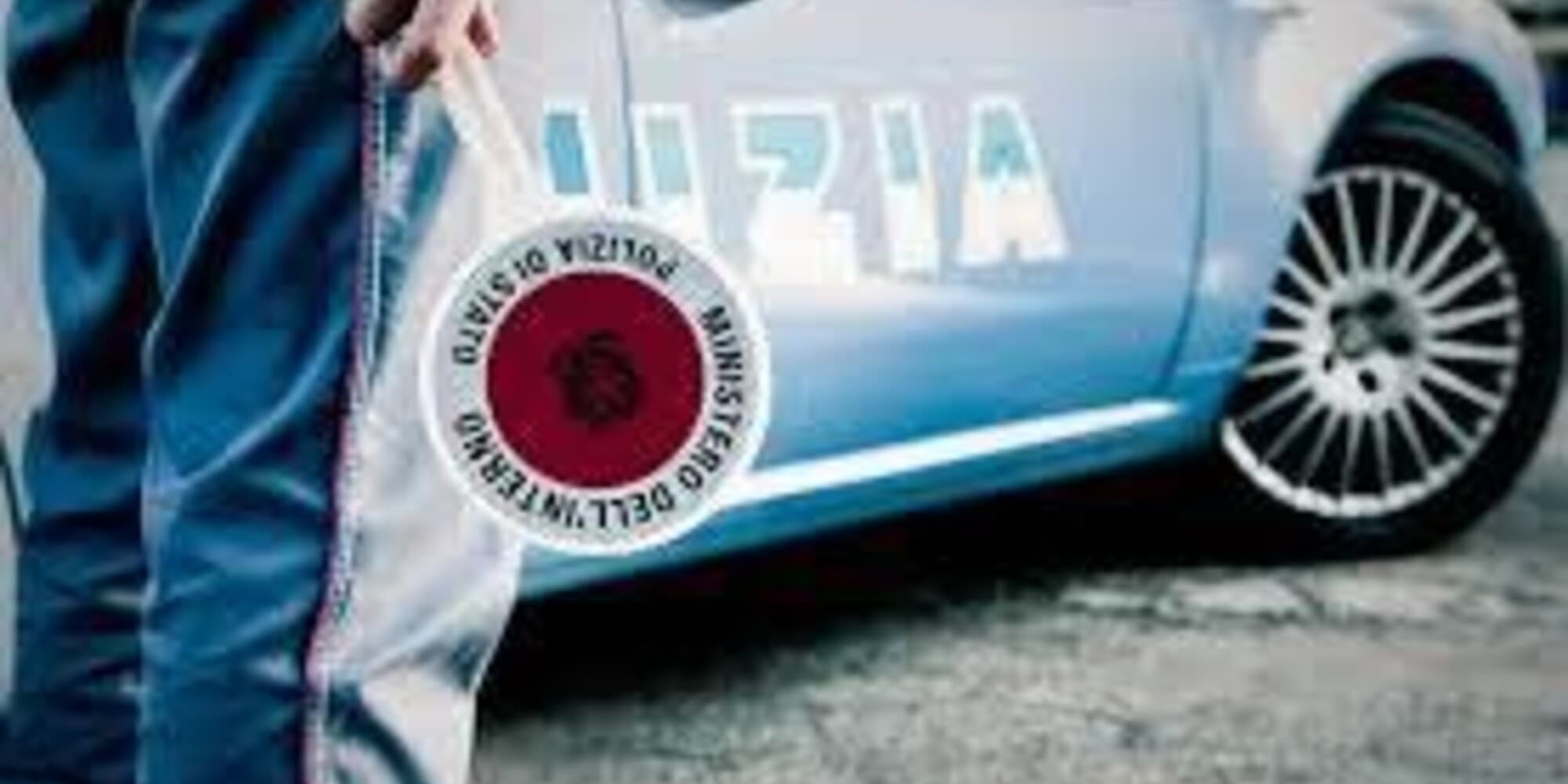 Sullo scooter per fare rapine: fermati i due finti "netturbini"