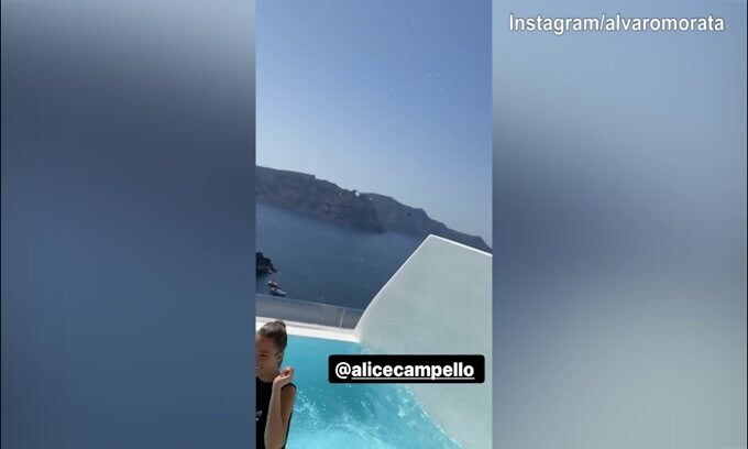 Morata, che scherzo! Alice finisce in acqua