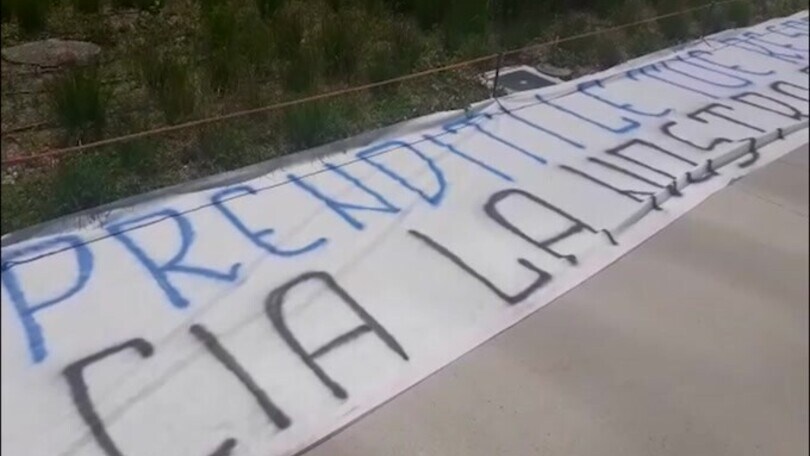 Inter, striscioni contro Steven Zhang