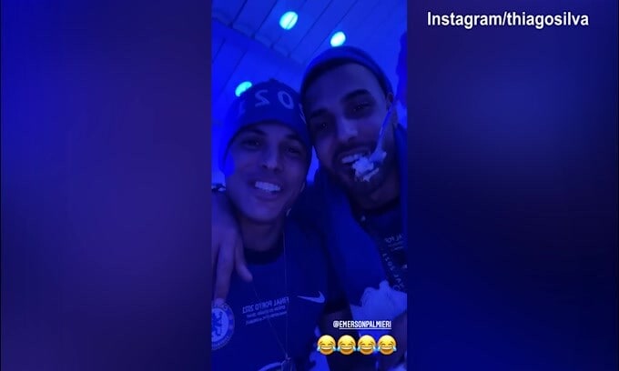 Thiago Silva ed Emerson Palmieri, festa e torta a notte fonda