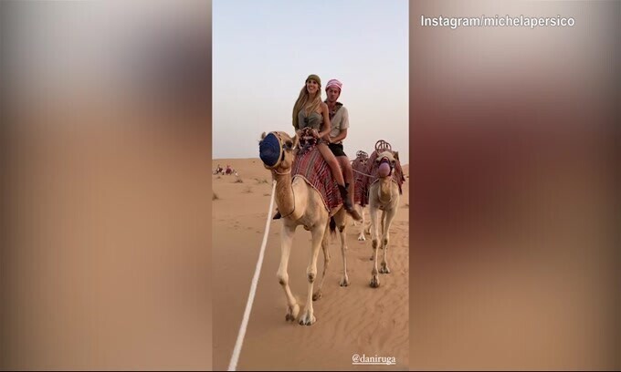 Rugani e Michela Persico in sella al cammello
