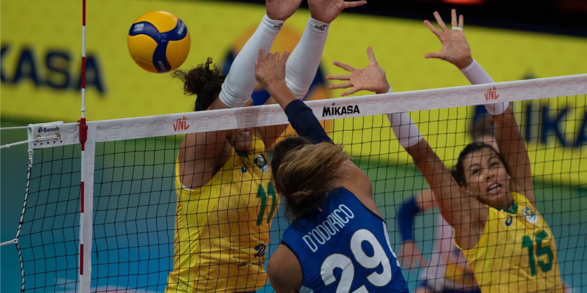 VNL: l'Italia strappa un set al Brasile