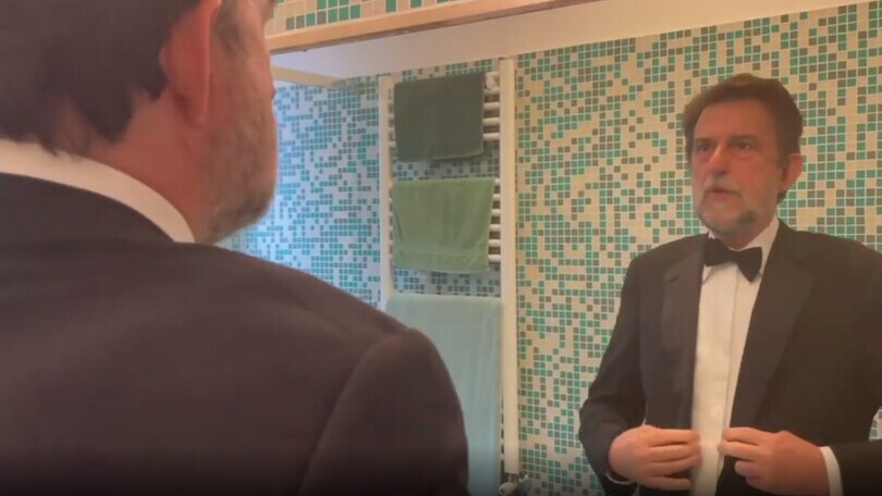 Nanni Moretti canta "Soldi" e si prepara a Cannes