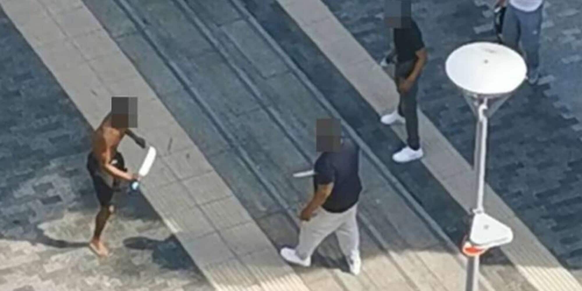 Machete, coltelli e martelli: follia a Londra, rissa tragica