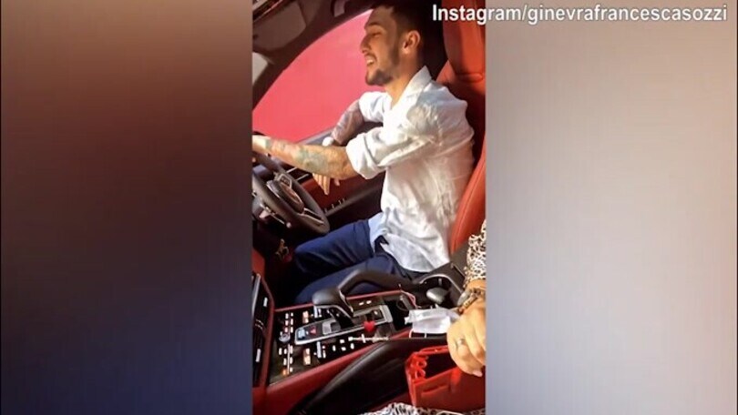 Politano canta: "Sono cotto d'amore"