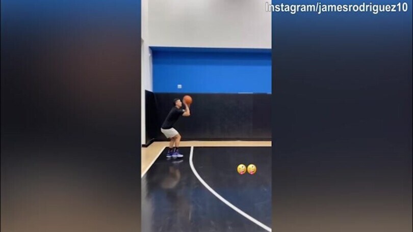 James Rodriguez, campione anche a basket