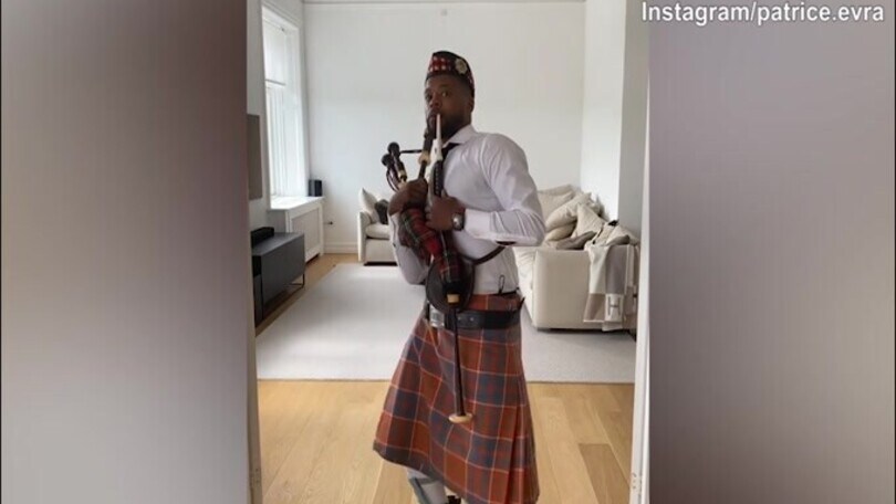 Evra con kilt: "Grazie al popolo scozzese"