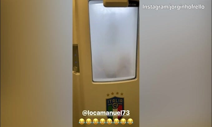 Jorginho sfotte Donnarumma: "Fa fridd'?"