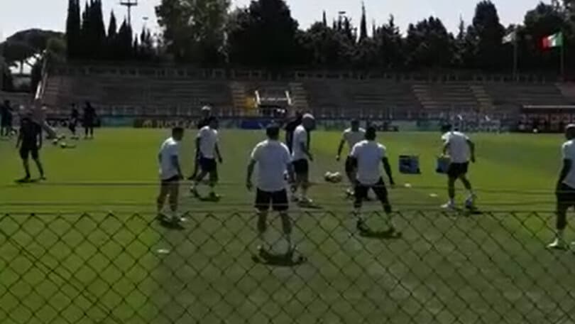 Svizzera, torello in allenamento e Xhaka mostra il nuovo look