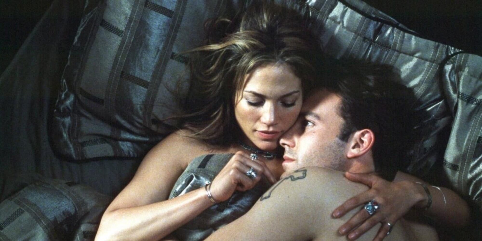 Ben Affleck e Jennifer Lopez: il bacio conferma l'amore ritrovato