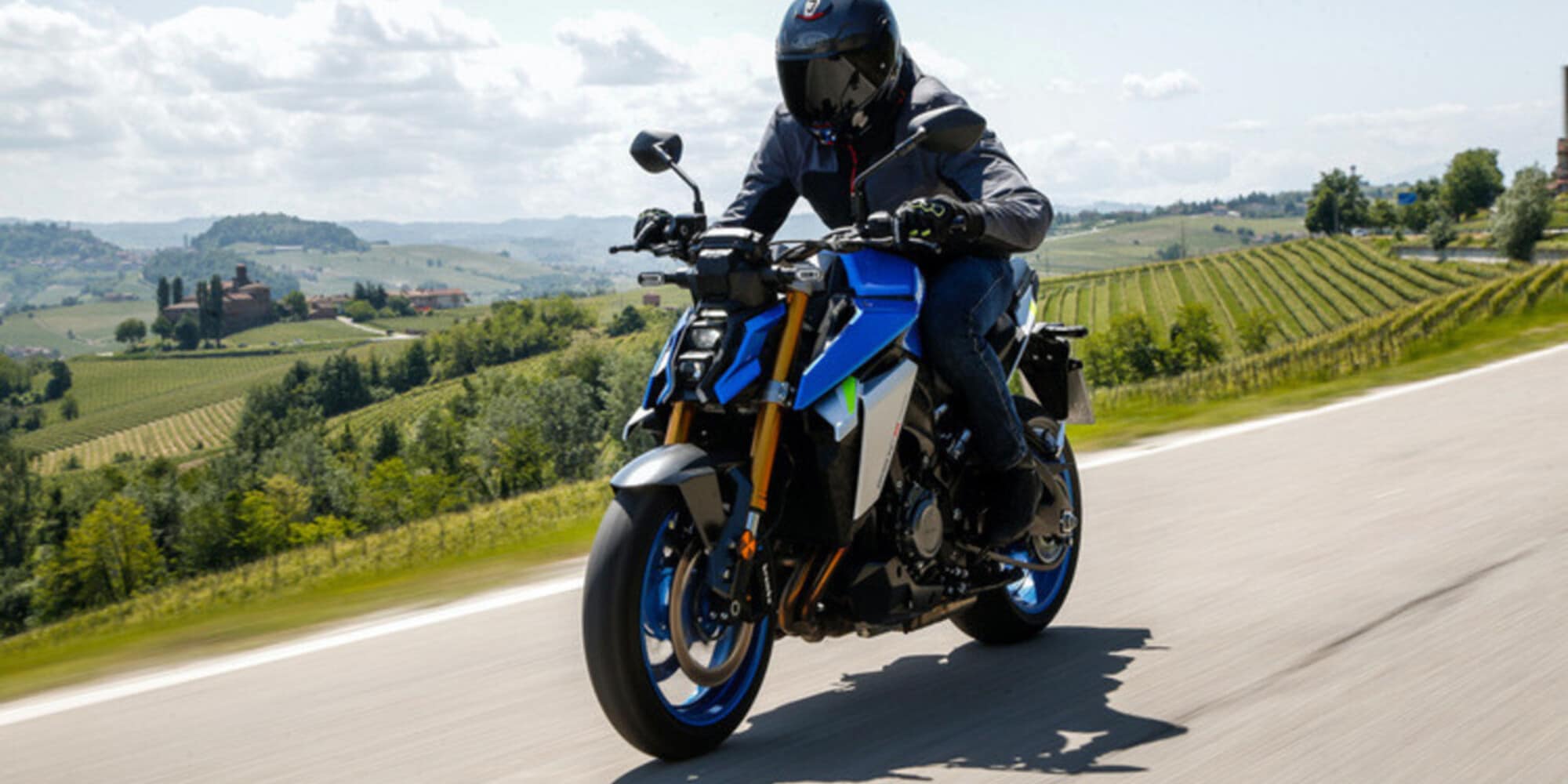 Dal nome della moto al sound del motore, l'imitazione è virale su TikTok
