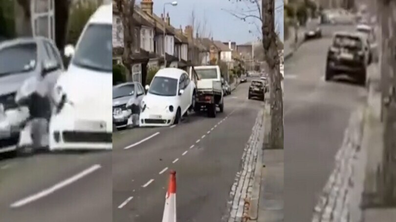 Il carro attrezzi più pazzo di sempre: va a sbattere contro tutto