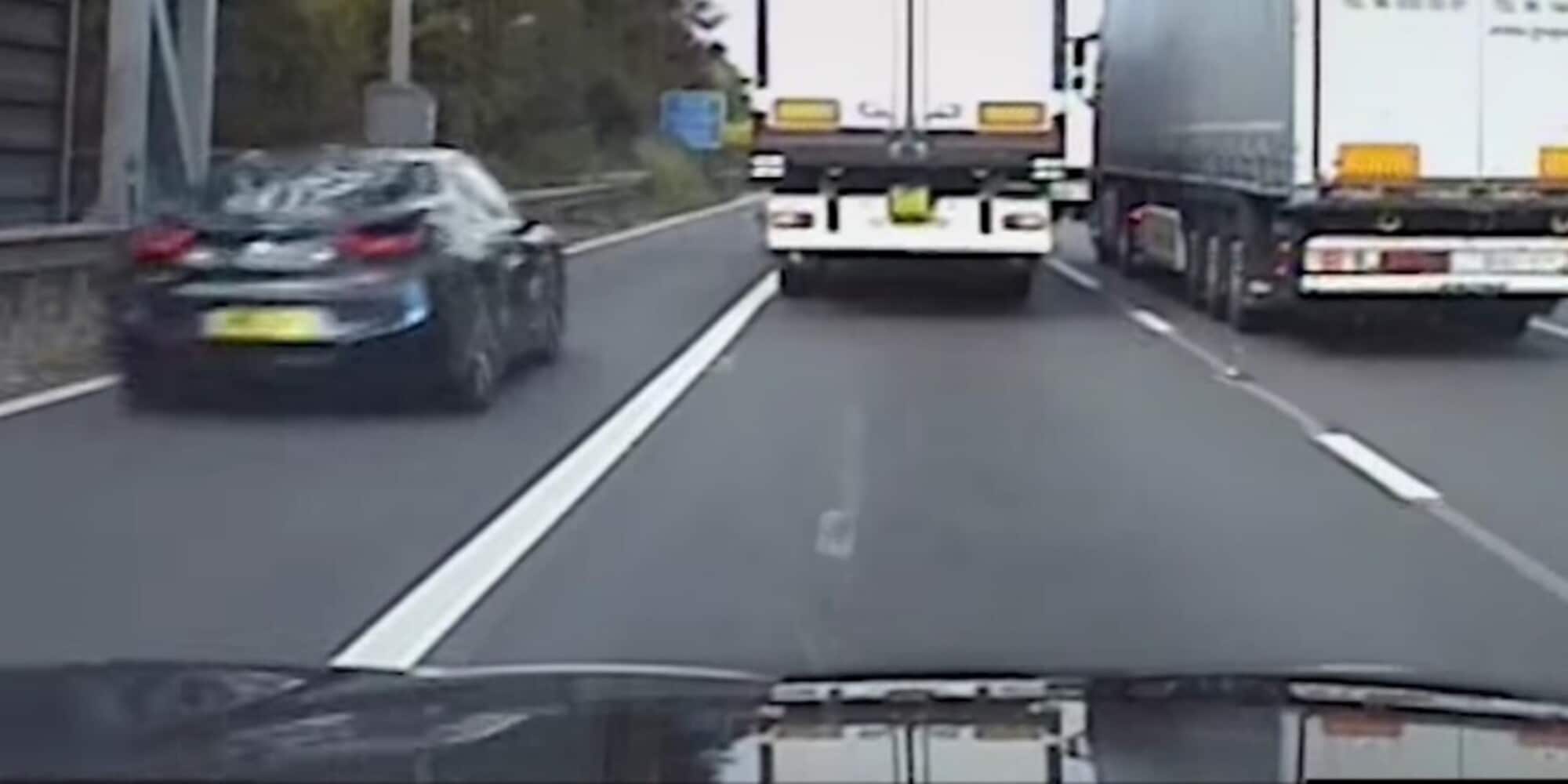 Sulla corsia d’emergenza inseguiti dalla polizia: beccati dei narcotrafficanti! VIDEO