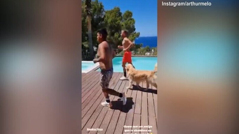 Juve, Arthur si allena in piscina con Tuntz