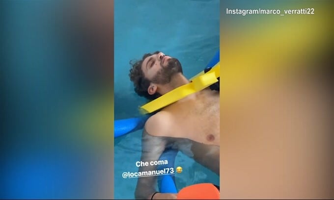 Azzurri in piscina dopo gli sforzi di Wembley