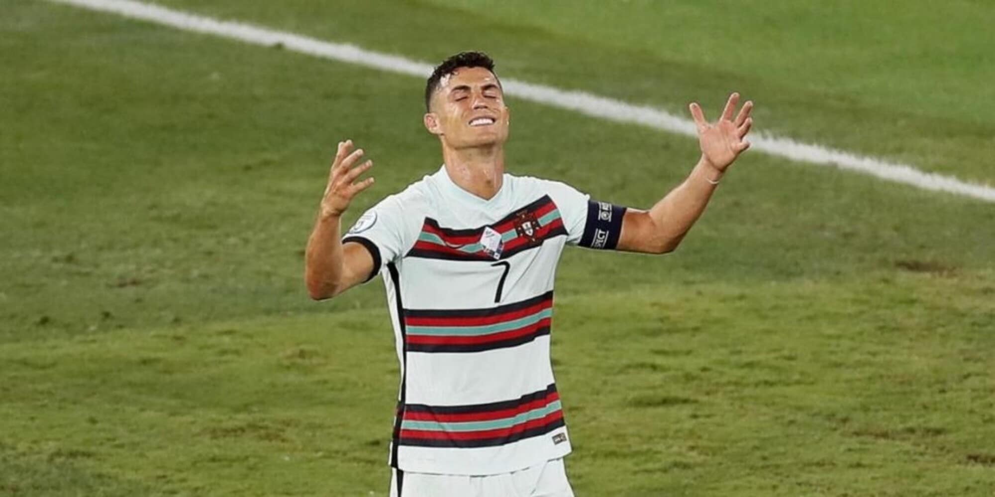 I tifosi del Belgio prendono in giro Cristiano Ronaldo: lo sfottò è virale