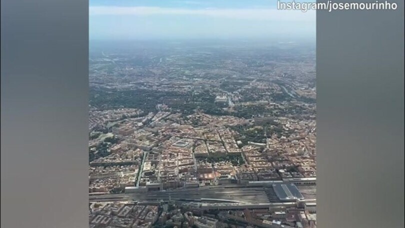 Roma, ecco la ripresa dall'alto da parte di Mourinho