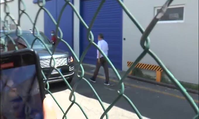 Mourinho saluta i tifosi: è delirio a Ciampino!