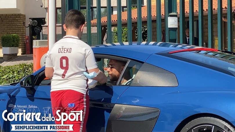 Zaniolo, Pellegrini e Smalling entrano a Trigoria: primo incontro con Mourinho