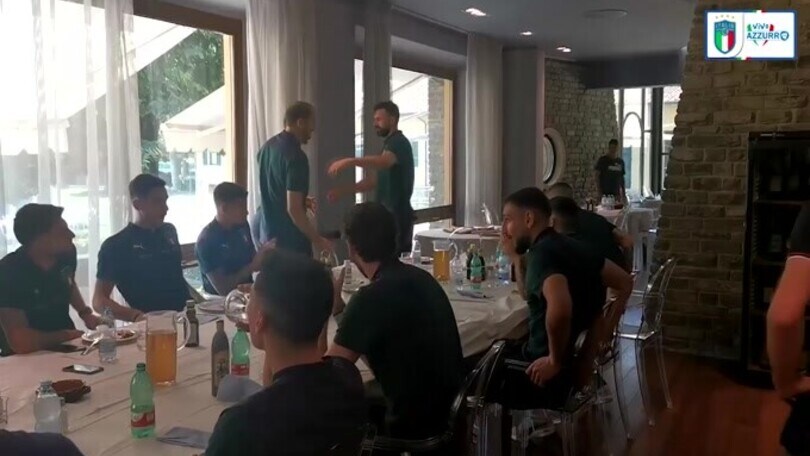 L'Italia saluta Spinazzola: emozione a Coverciano